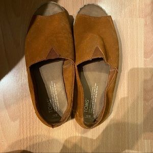 Toms Apargata Open-Toe Size 6